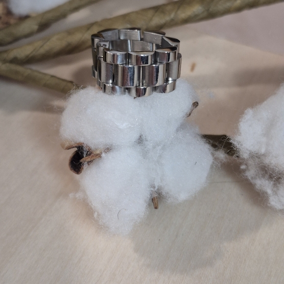 🎉🎉NEW🎉🎉 PRETTY!! Heavy Duty Titanium Steel Link Ring In SILVER - Picture 13 of 16